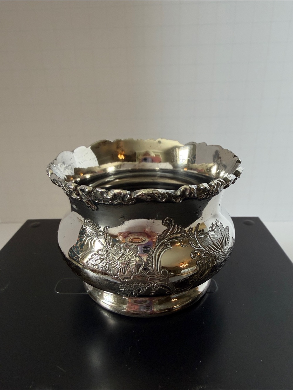 Reed & Barton Vintage Silver Plated Floral Embossed Scalloped Sugar Bowl